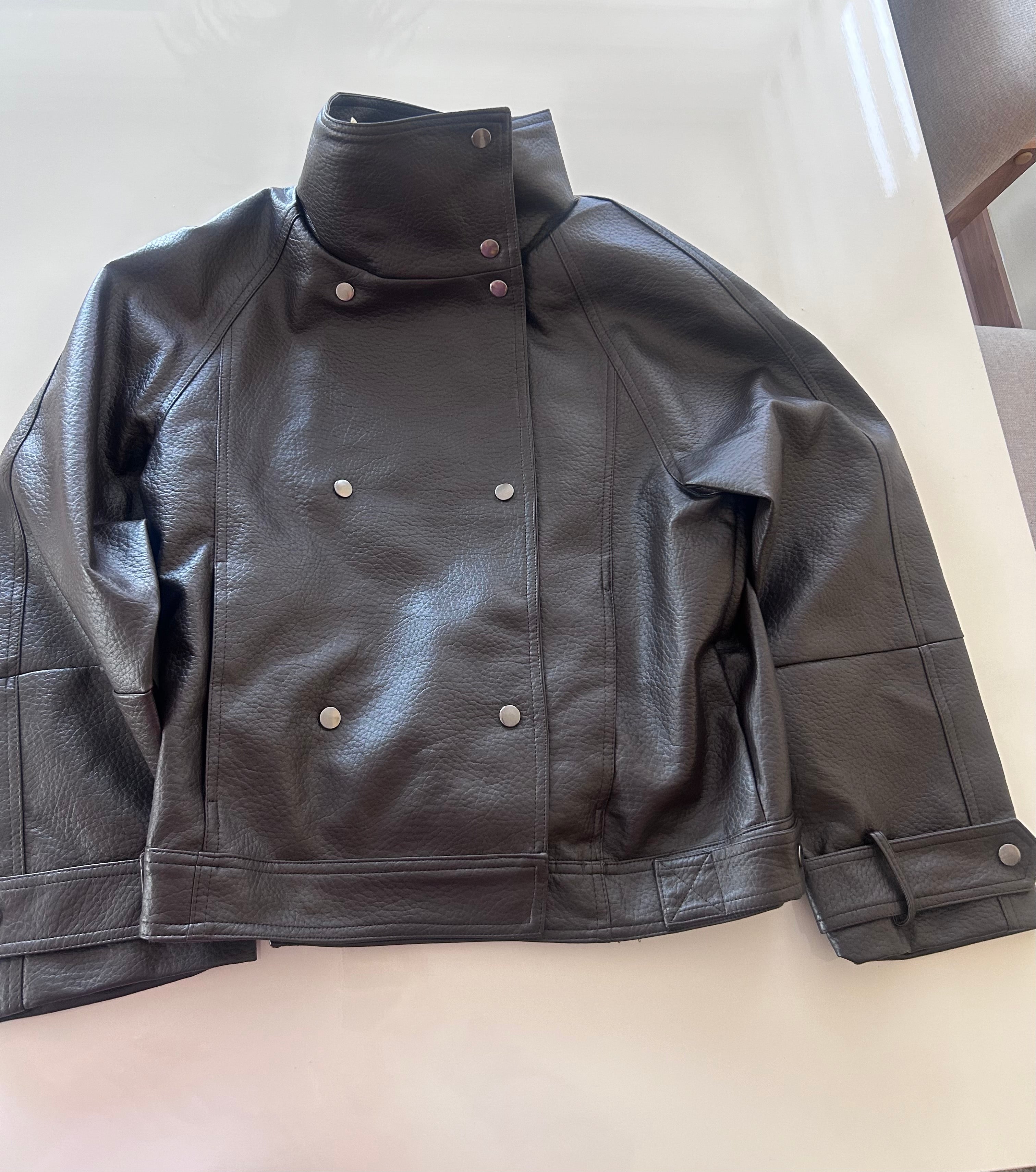 Chaqueta cuello alto